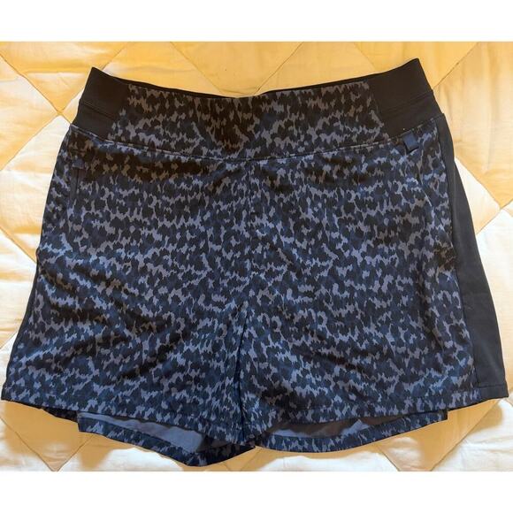 ATHLETA Brooklyn Printed Active Workout Training 4.5" Shorts Size 6 - Picture 2 of 6